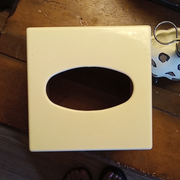 Bathroom bundle tissue box and holder boutique themed cute set for any space - Picture 3 of 7